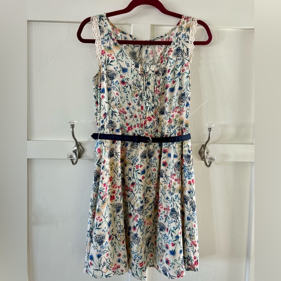 LC Lauren Conrad Dresses & Skirts - LC Lauren Conrad Cream Floral Midi Dress with Blue Belt